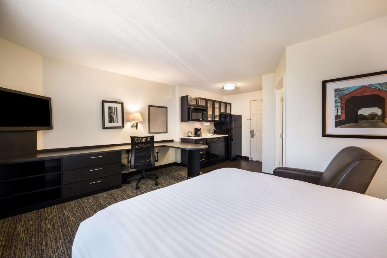 Sonesta Simply Suites Cleveland North Olmsted Airport Exterior photo