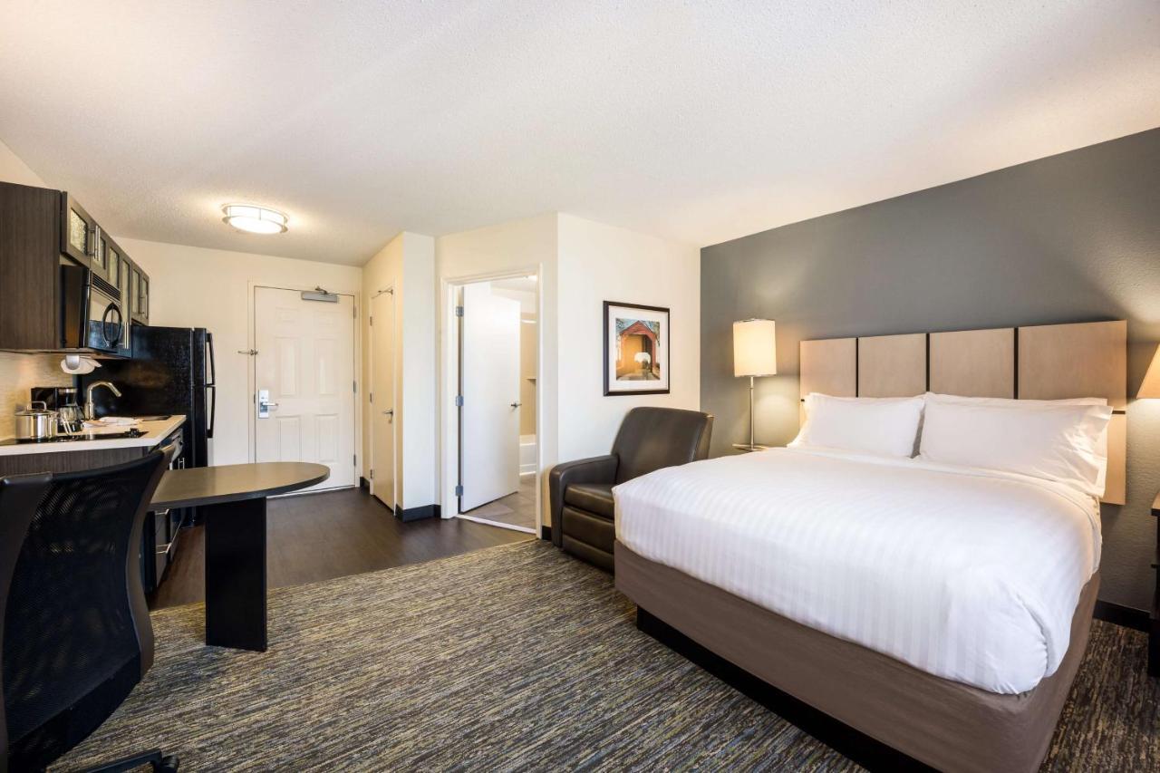 Sonesta Simply Suites Cleveland North Olmsted Airport Exterior photo