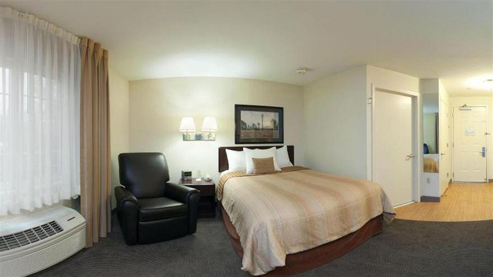 Sonesta Simply Suites Cleveland North Olmsted Airport Exterior photo