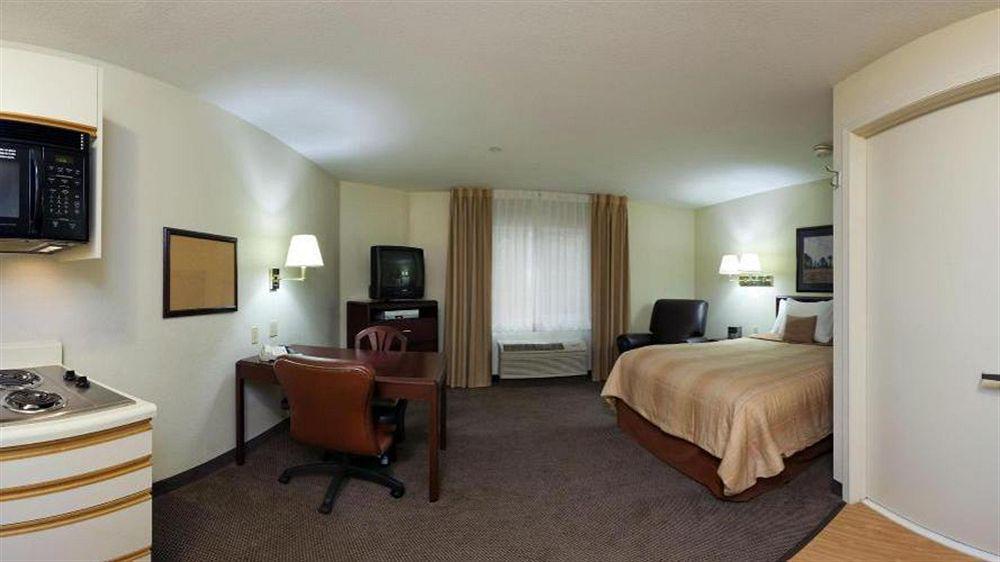 Sonesta Simply Suites Cleveland North Olmsted Airport Exterior photo